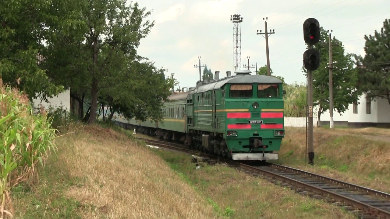 Тепловоз 3ТЭ10М-1104А на ст. Окница / 3TE10M-1104A at Ocnita station