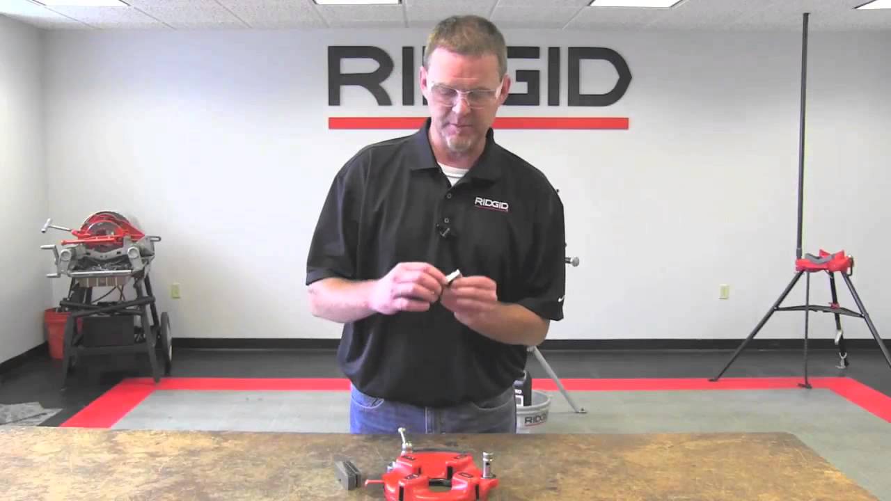 Как использовать резьбонарезную головку RIDGID® 811