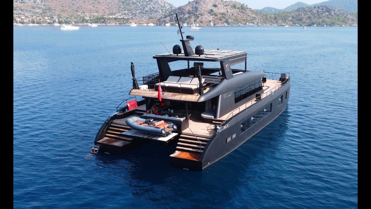 Vision F80 Black - The €5.4 Million FULL Aluminium Power Catamaran!