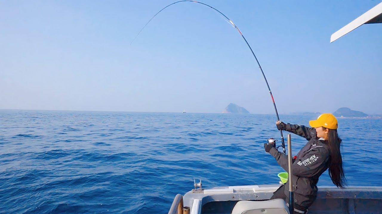 낚싯대가 찢겼다.. 이게 뭐야!!!!!!