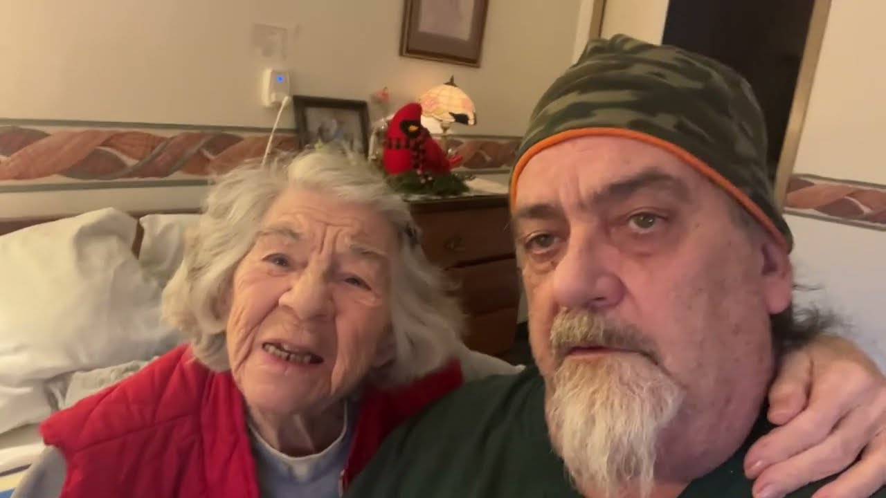 RAINY DAY !! MOM AND I !! COME VISIT WITH US !!