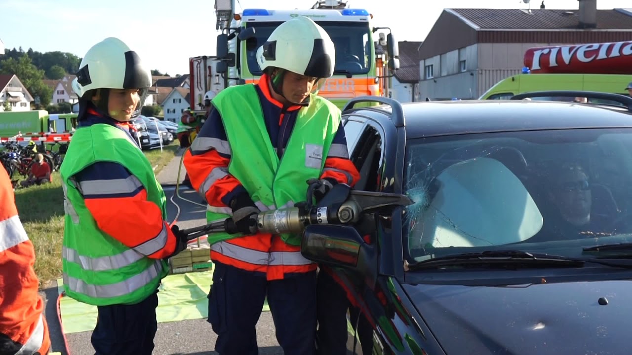 Tag der offenen Tore 30. August 2019 - Feuerwehr Niederglatt - Vorführung Strassenrettung