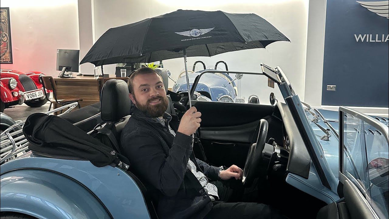 How to fit a Morgan roof - Tutorial by Williams Automobiles
