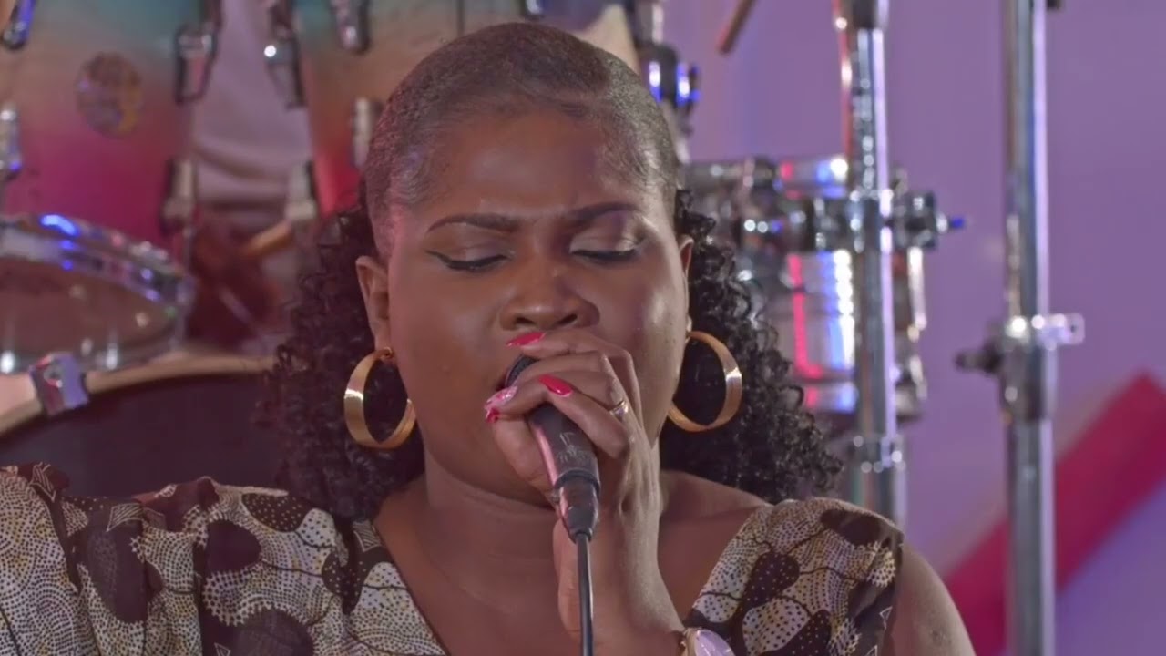 Prisca Kouassi - Nous Élevons Nos Mains Vers Toi (Cover)