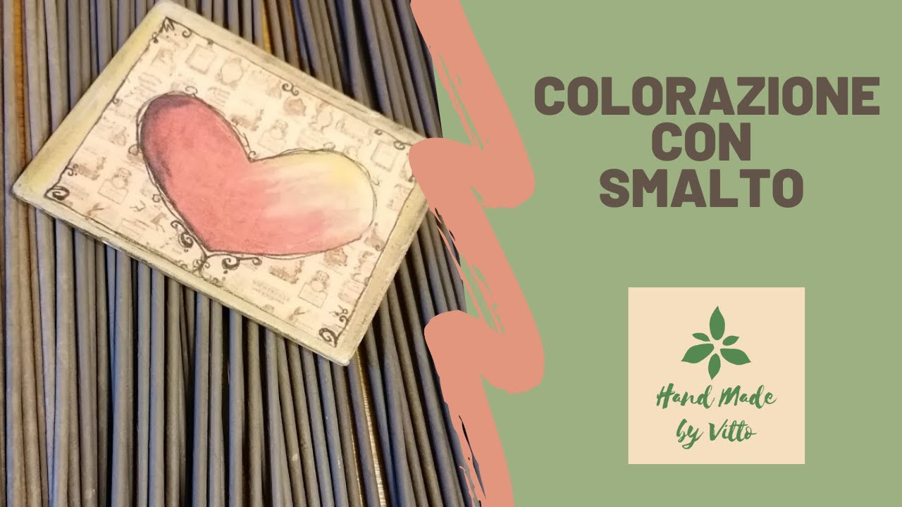 Come colorare le cannucce di carta  con lo smalto all'acqua