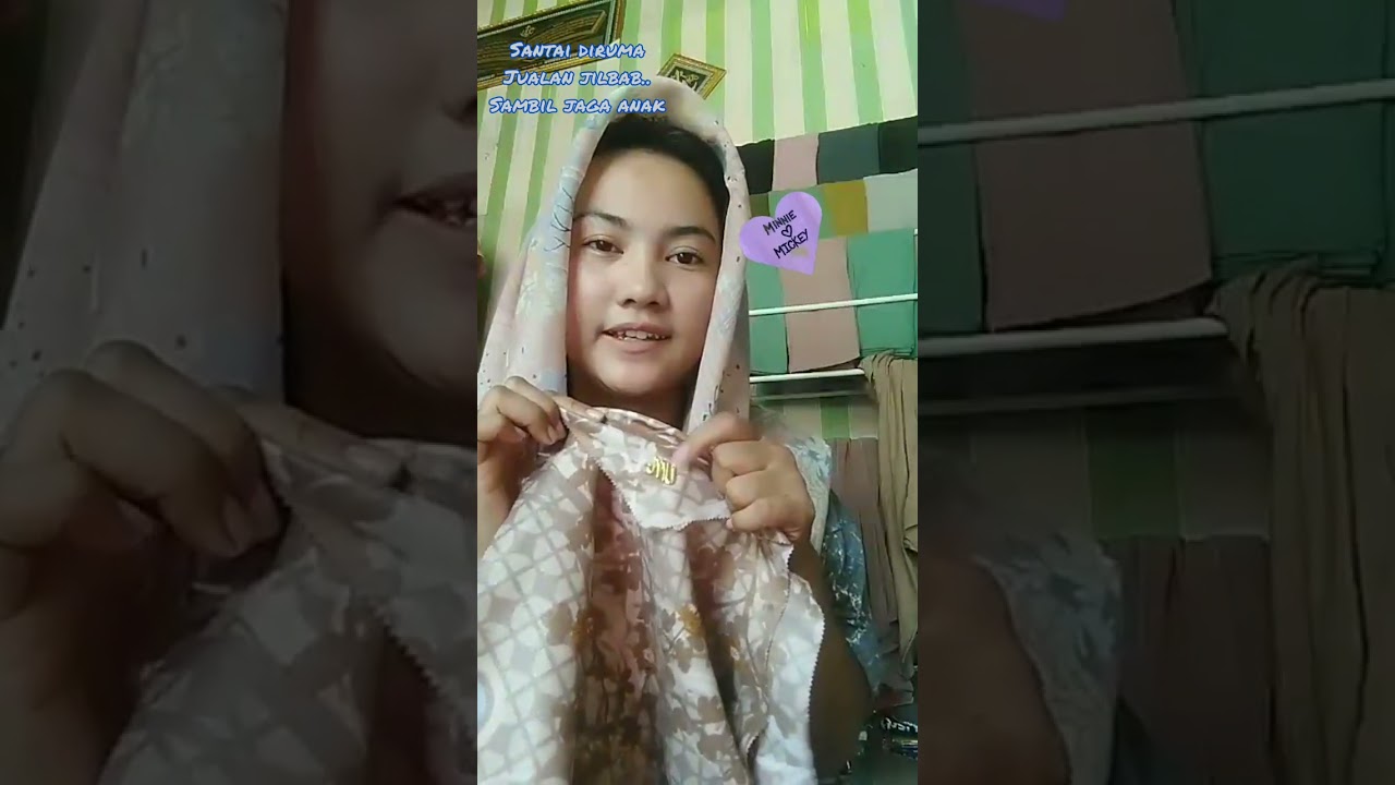 Santai diruma.. jualan jilbab sambil jaga anak