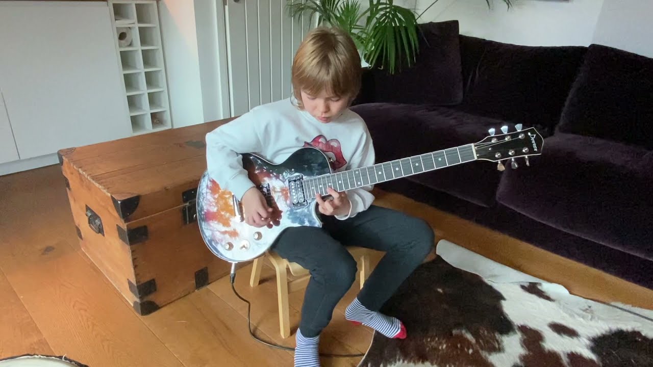 Led Zeppelin Stairway To Heaven solo by 8 year old