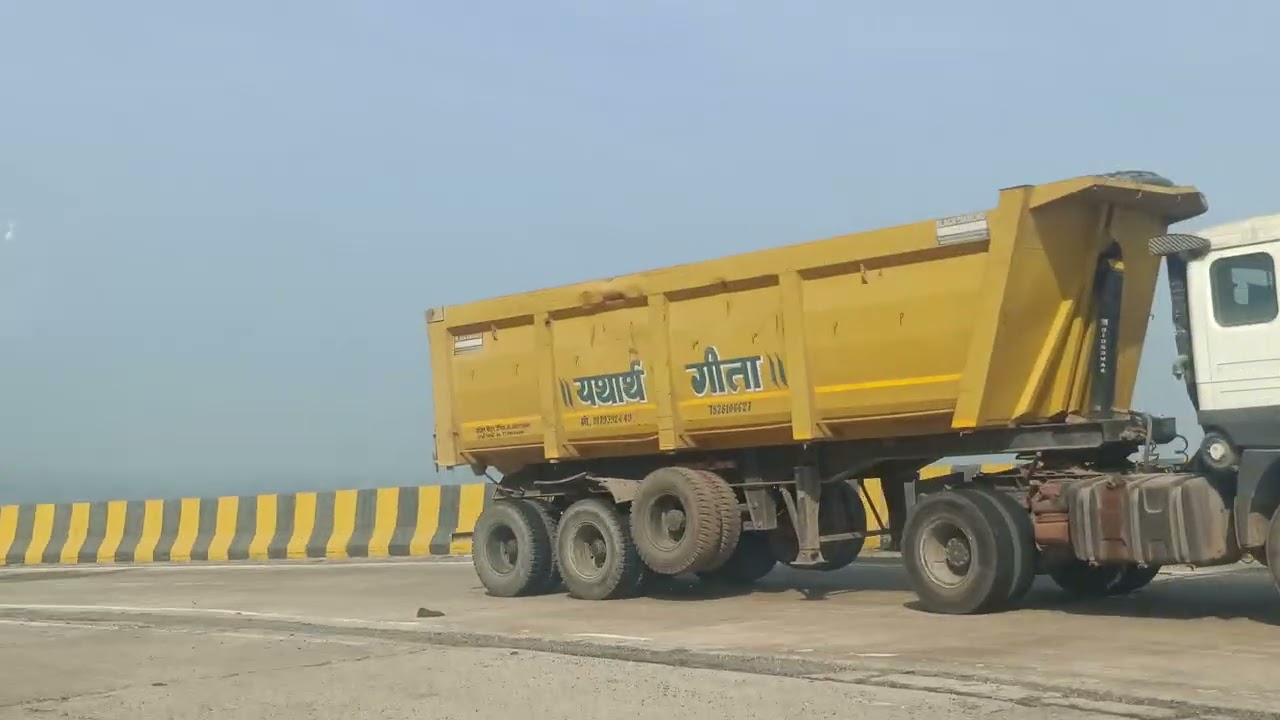 Junglon ke bich mein road
