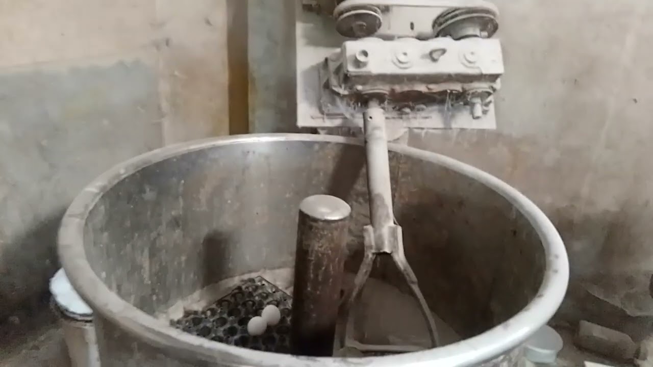 খাচ্ছি কি আর দেখছি কি?