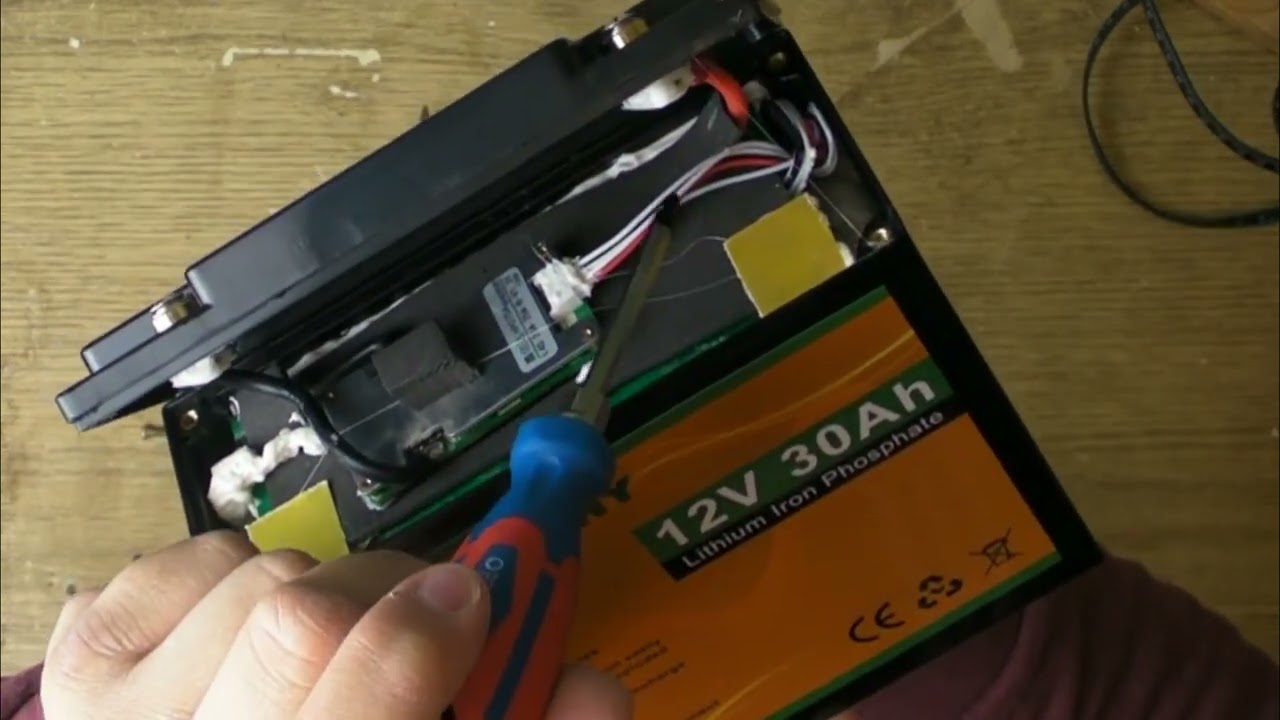 Batterieguide ||  LiFePo4 (30Ah-12V) vorgestellt, aufgeschraubt und ein erster Test