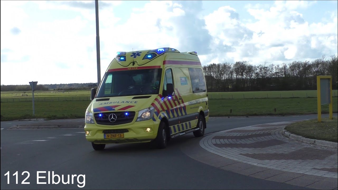 A1 10-113 met spoed vanaf een melding in Den Burg richting de boot op Texel