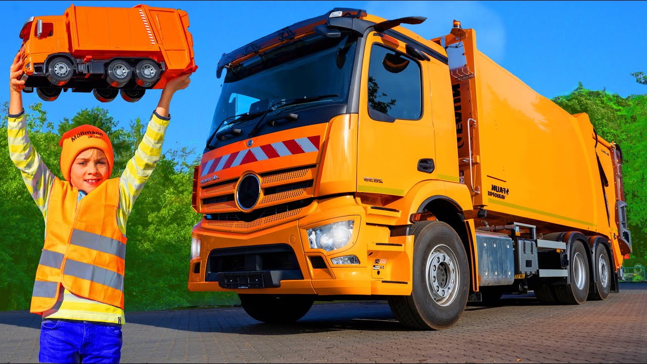 Dzieci bawią się prawdziwą śmieciarką i uczą się sortować śmieci - Garbage Truck for kids