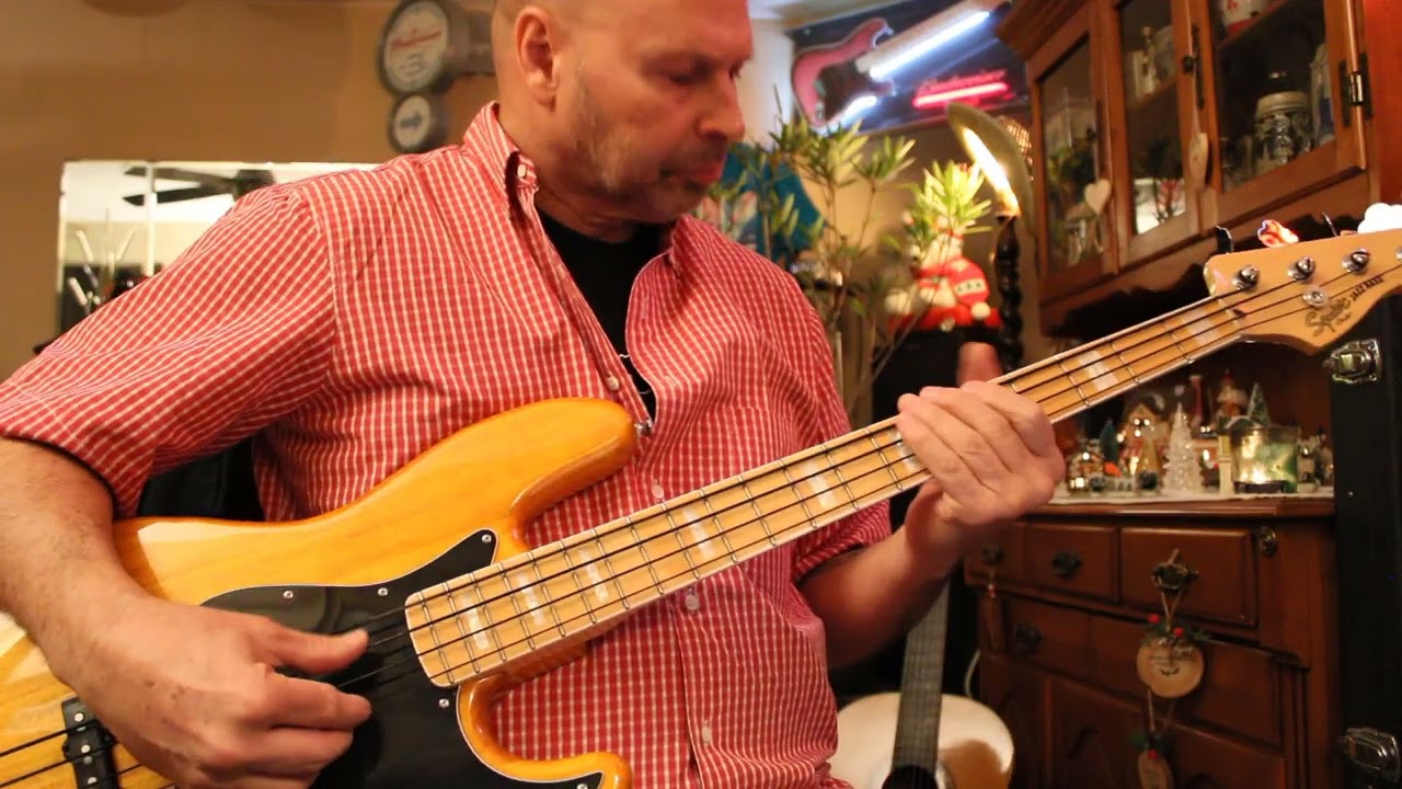Andy William It s the most Wonderful time of the Year- 1963, (bass Cover)