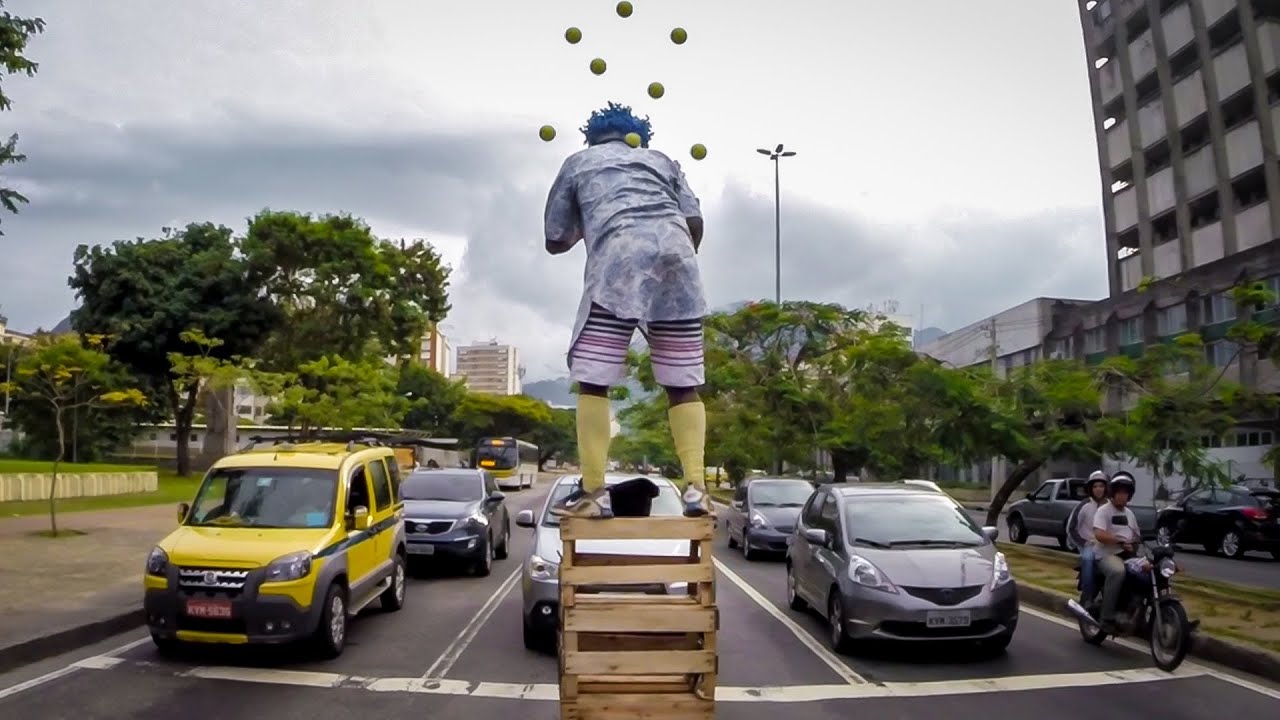 GoPro: Brasil Extended - Juggling in Traffic