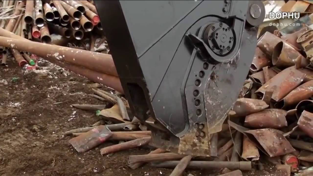 Biggest Demolition Shear In The World