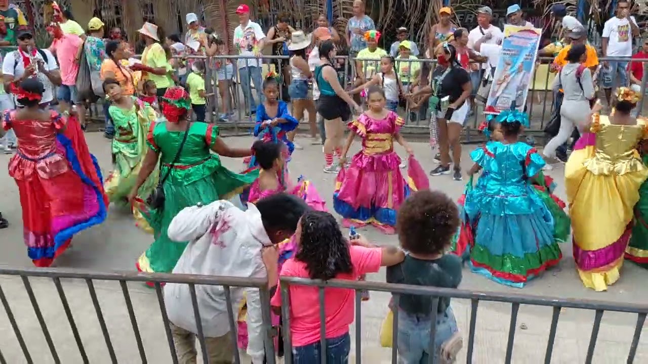 Algo de Carnavales en #Arenal San Estanislao Bolívar 
