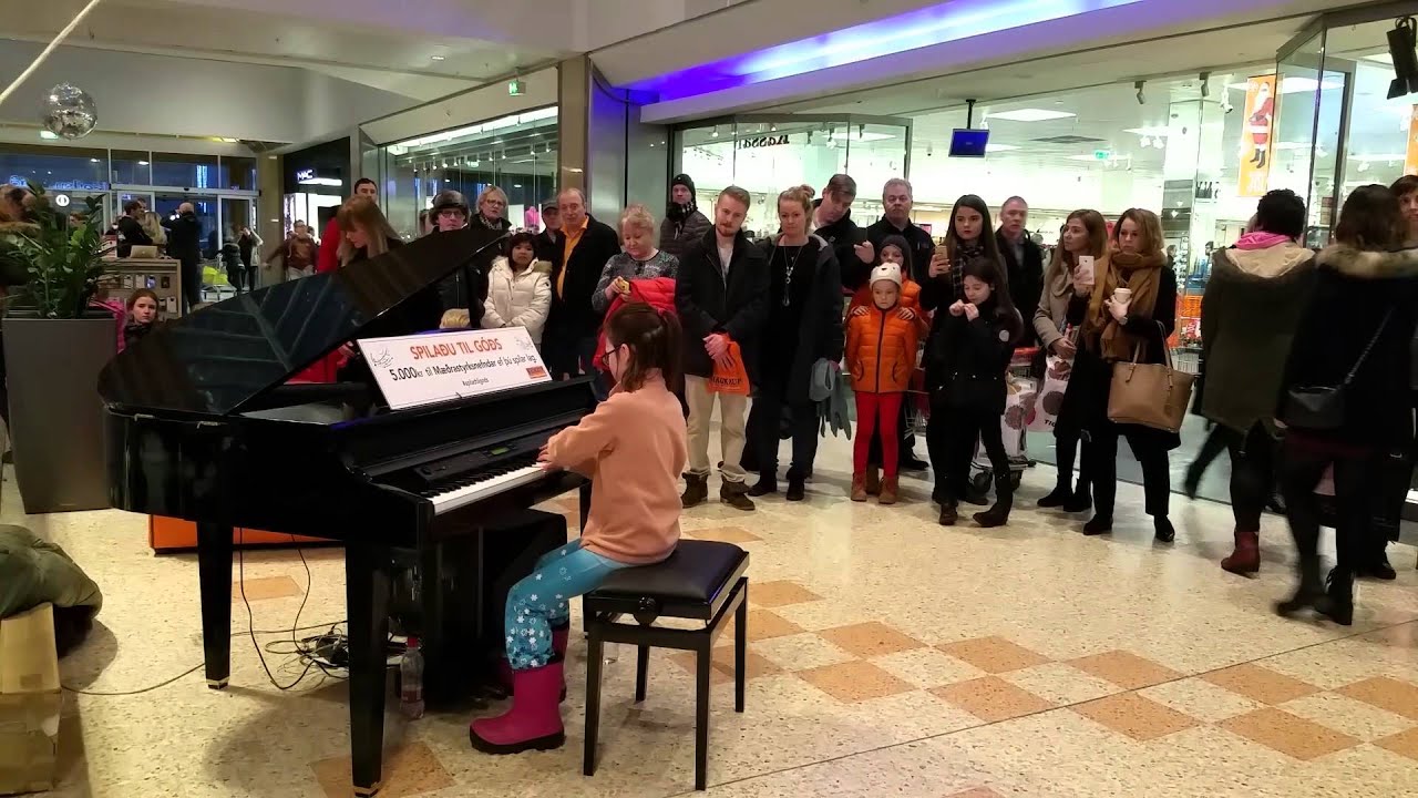 Spilaðu til góðs 23 December 2015 (2)  Play for a good cause December 23. 2015