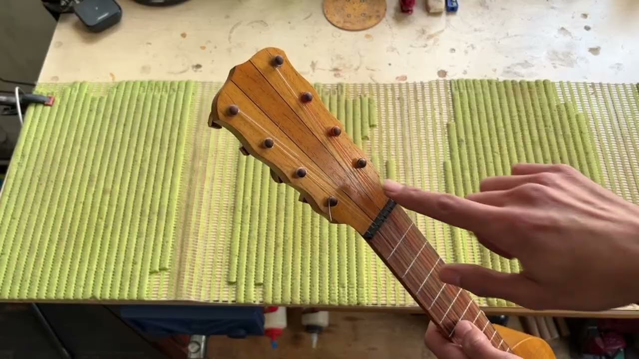 Mostrando y sonado jarana primera. 