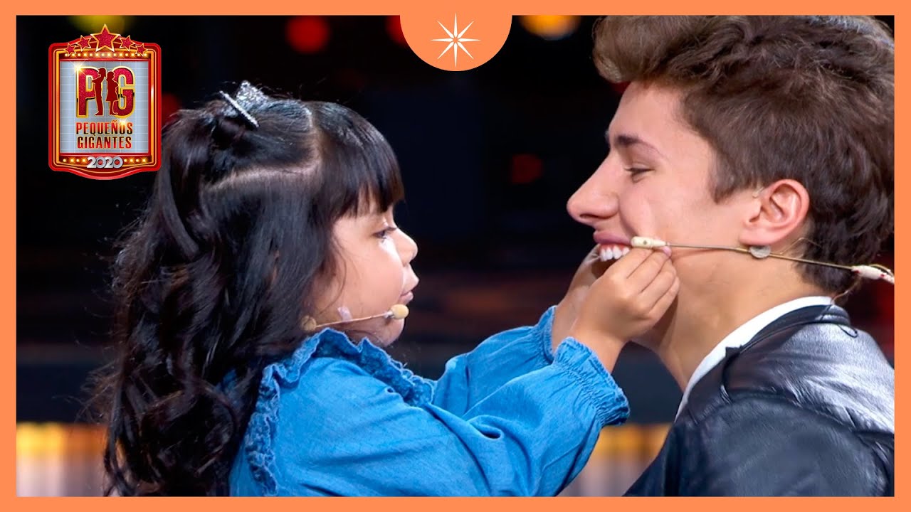 ¡Mayte hace que Juanpa Zurita se sonroje! | #PequeñosGigantes 2020