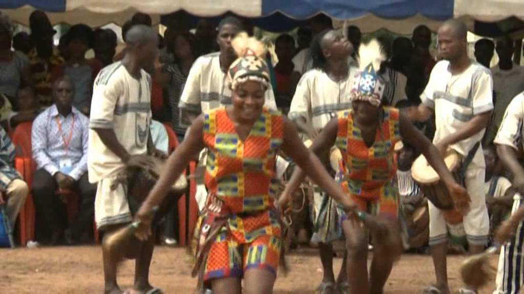 Tématé Djouhodê en prestation à l'intronisation du chef de  Facobly le 4 Juillet 2015