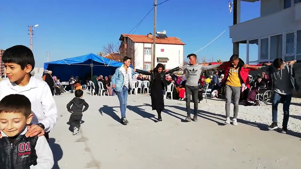 Dost düğünü eğlencesi