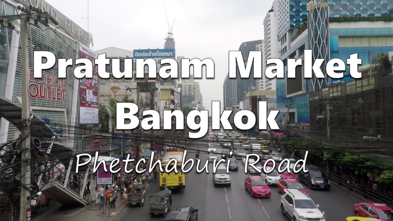 Pratunam market , the crazy place for shopping clothes in Bangkok