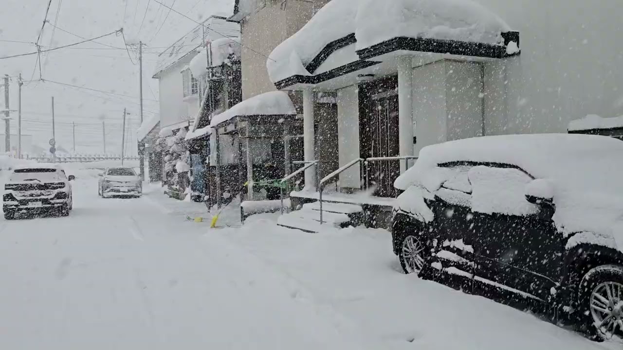 Walk in Owani onsen during snow storm