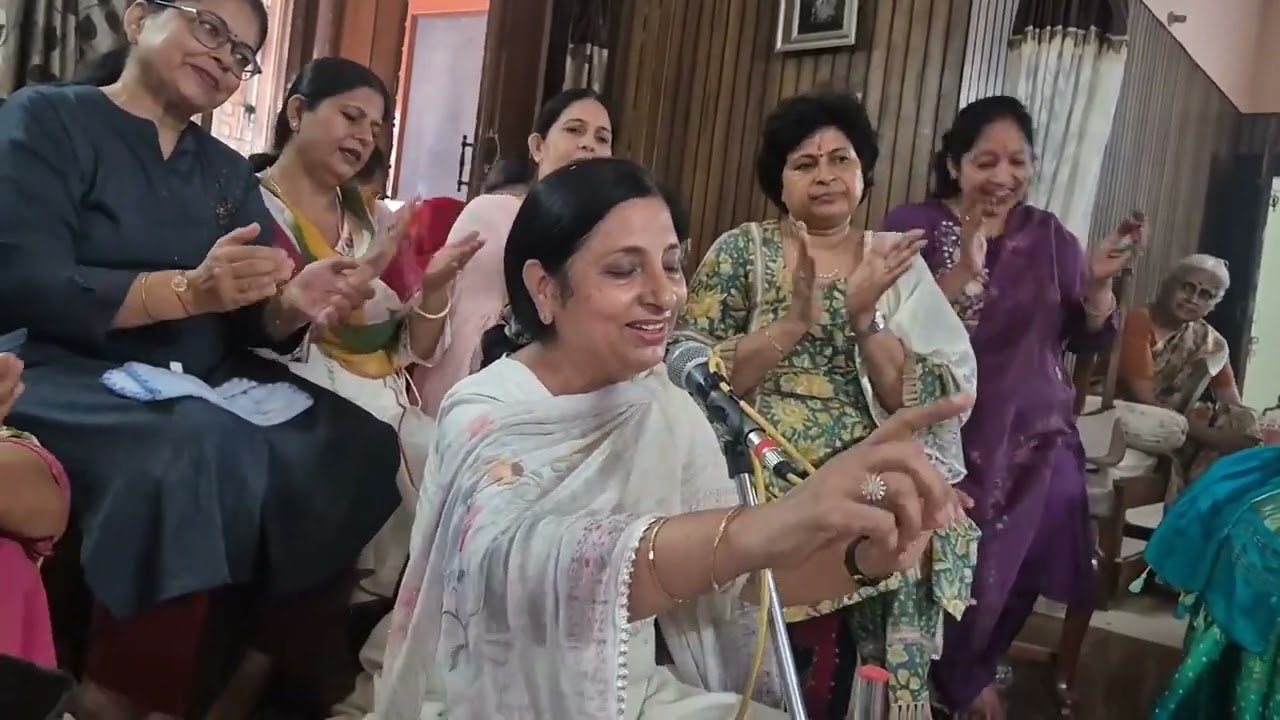 🥳 #नजरों से ऐसा नजारा दिखा दो 💯 #तुम आकर प्रेम करना सिखा दो 🥰 #नये साल का धमाकेदार भजन ##जरुर सुने🙏