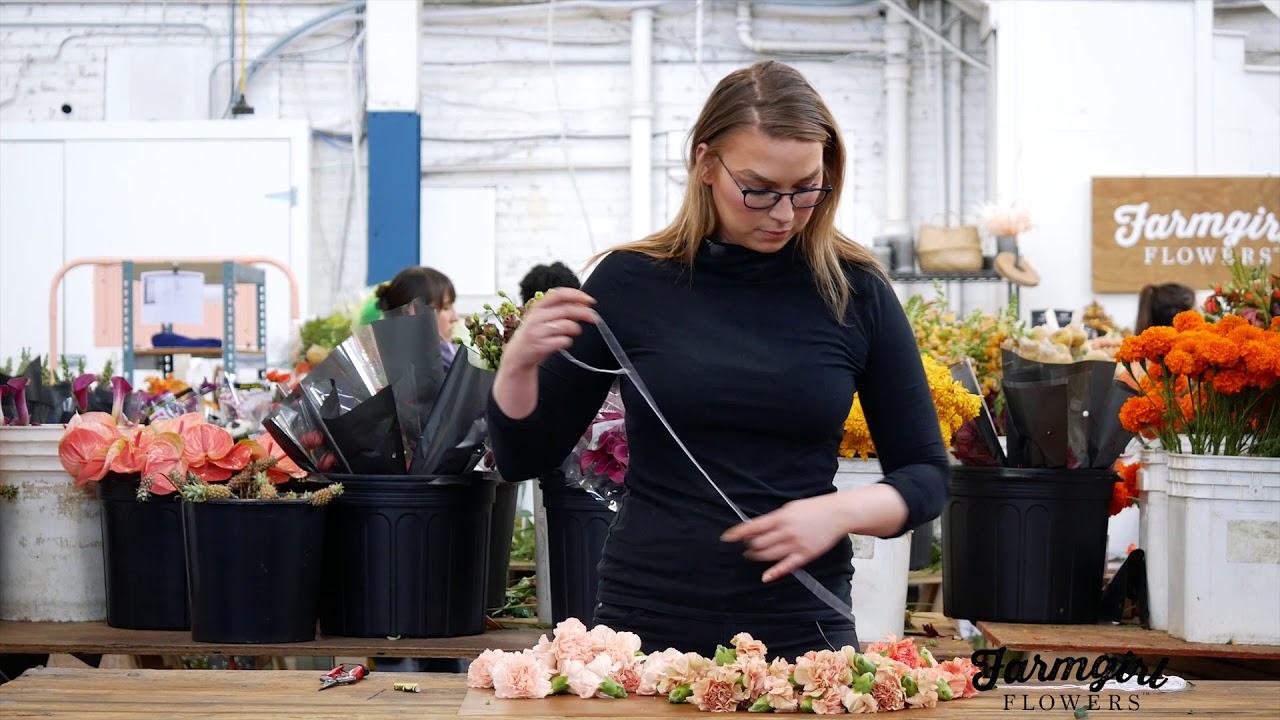 'Step by Step' - Carnation Garland Tutorial | Farmgirl Flowers