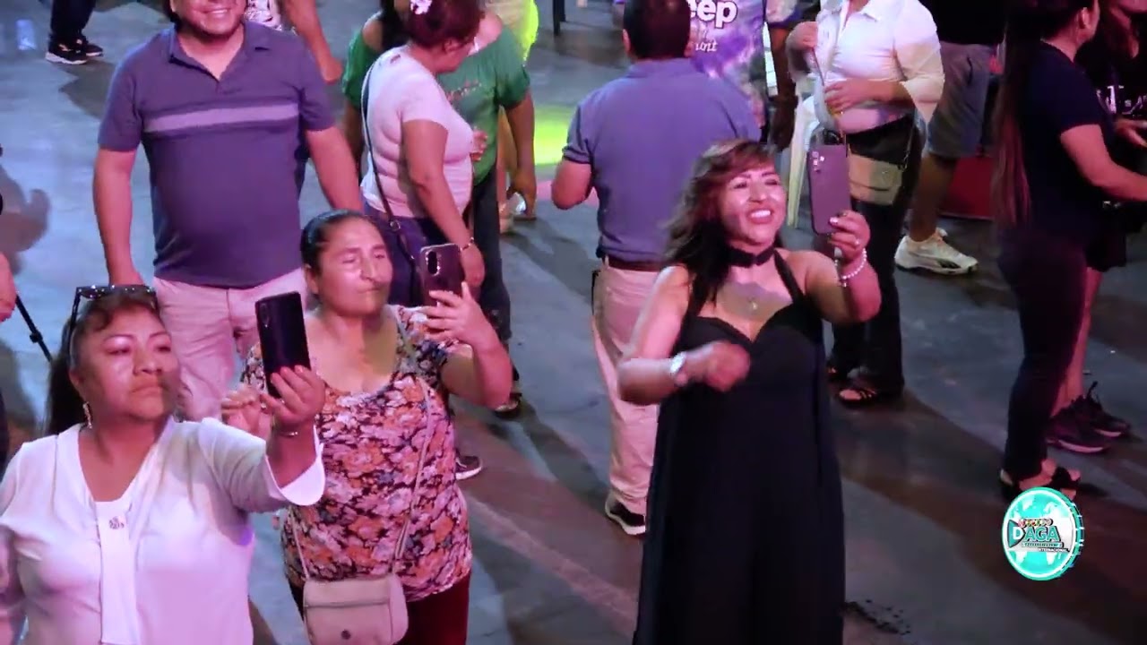 Abdel Cabana,  Yanina Jiménez cantando  el 18 de enero 2026 peña los Andes, en el cumpleaño