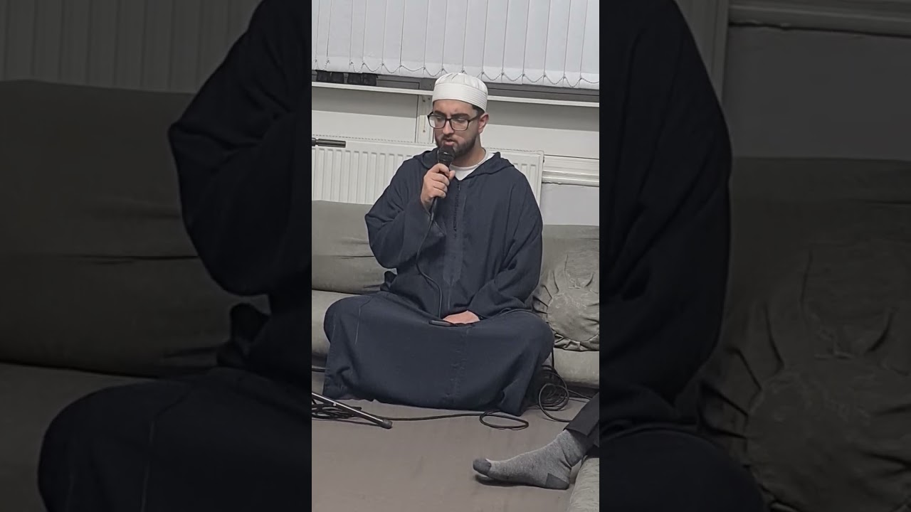 صاحبزادہ حافظ محمد حبیب المجتبی القادری صاحب نذرانہ عقیدت پیش کرتے ہوئے ماشاءاللہ!!-