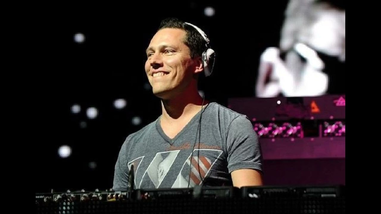 DJ Tiësto - Live At Club Glow - 2007