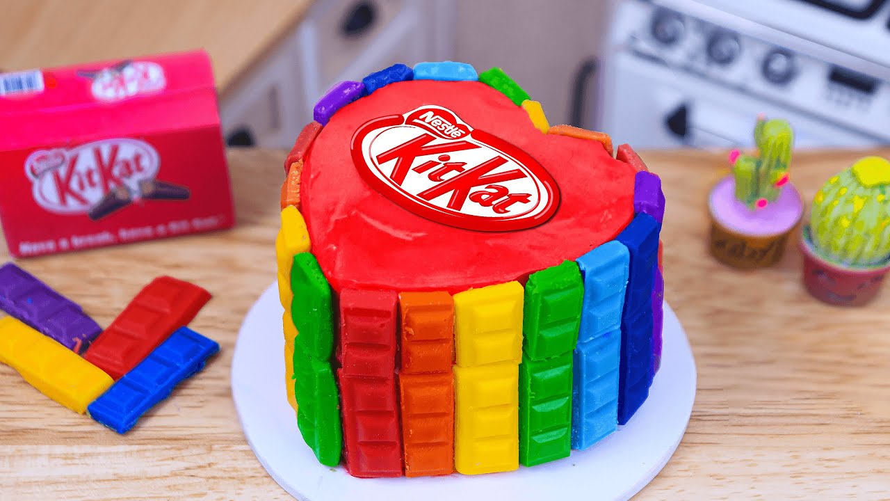Delicious Baking Miniature Heart KITKAT Cake 🌈🍫 Best Mini Dessert DIY by Sweet Mini Cakes ✨