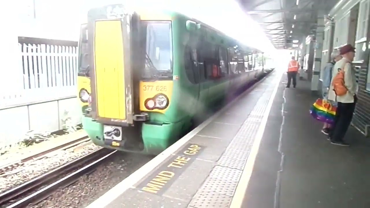 Trains at Epsom station 7/5/22