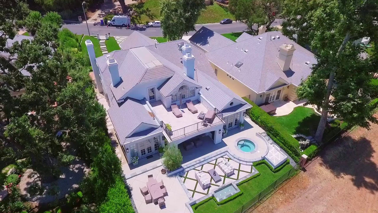 Stunning Property located in Lake Sherwood