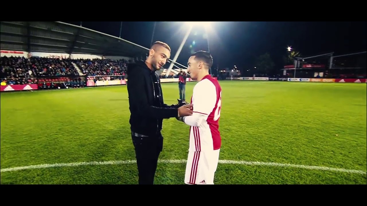 Eerbetoon Abdelhak Nouri // Ajax