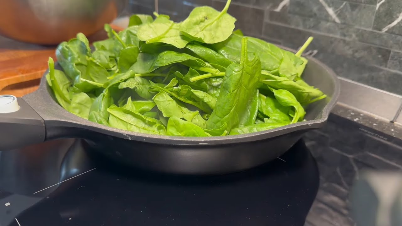 Spinaci in padella: contorno facile e veloce #159
