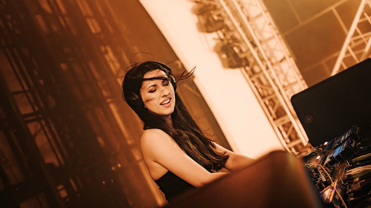 Nifra from Bengkel Space, Jakarta, Indonesia (full set)