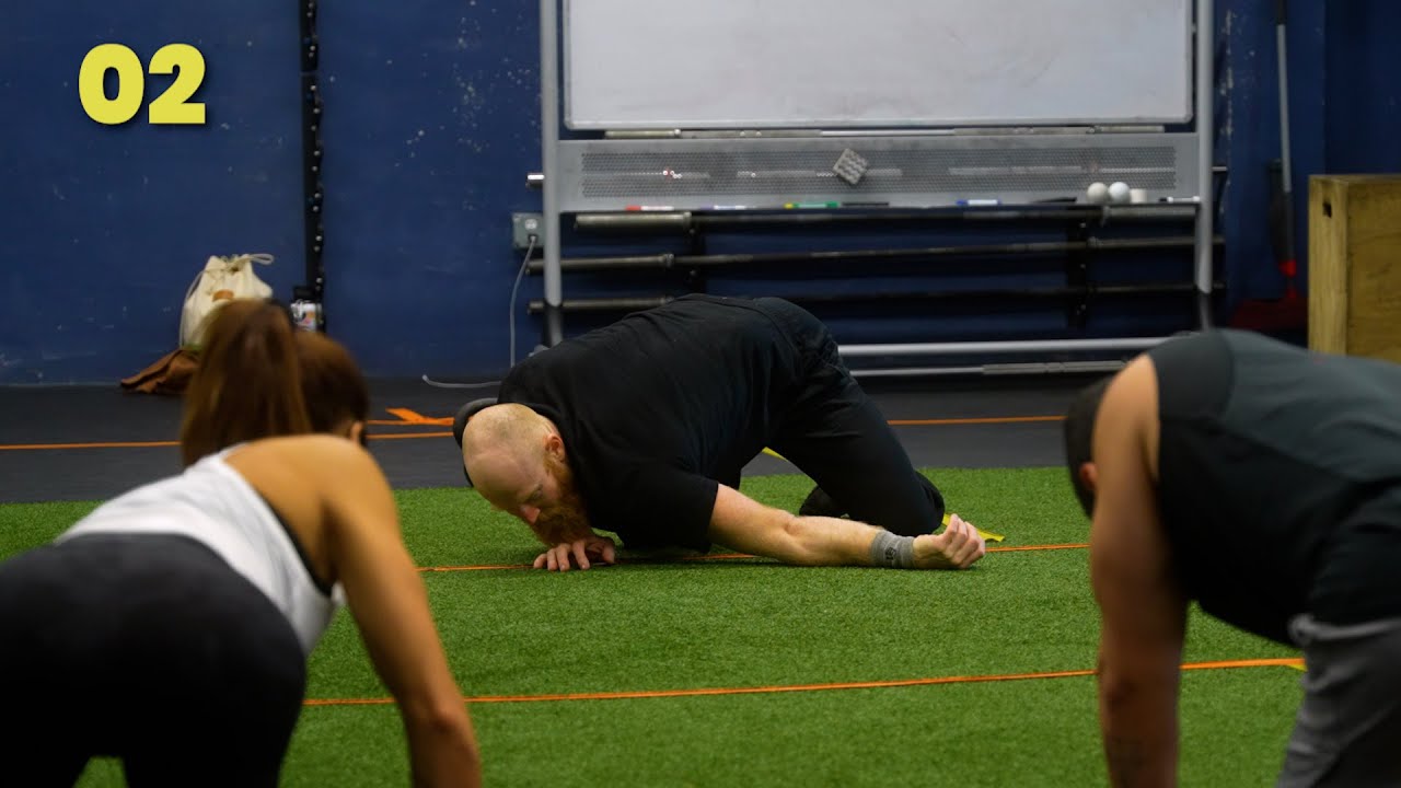 One-Arm Handstand Wrist Prep: Quick 2-Minute Warm-Up (Circles, Blade Rolls, “Magnet” Drill)