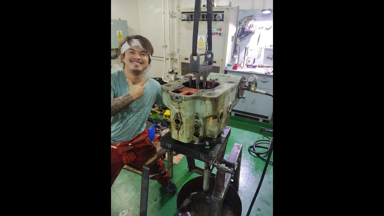 Daily routine of a Oiler in a  marine vessel