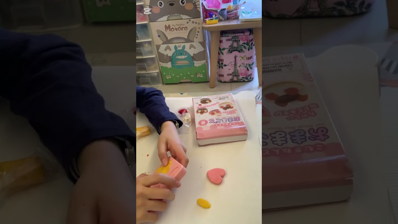 Making classic cake by clay