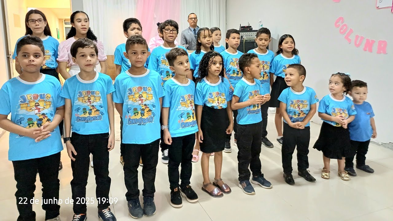 🙏🏾💙O Grupo Pequeno Galileu em ação: Olha quem roubou a cena no culto! Tanta fofura!