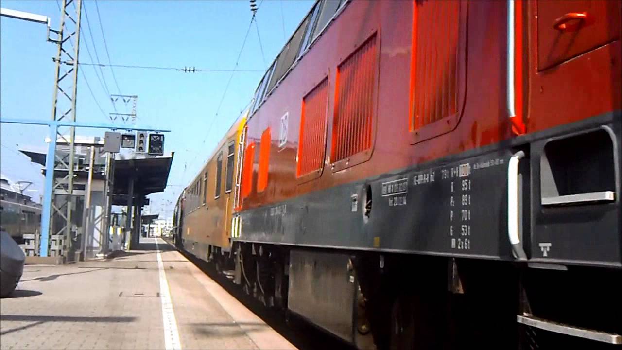 Baureihe 218 im Sandwich mit Messwagen am Karlsruher Hauptbahnhof