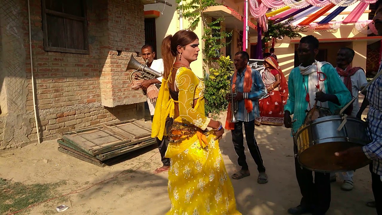 Entertainment Bihar Launda dance Sarisab pahi