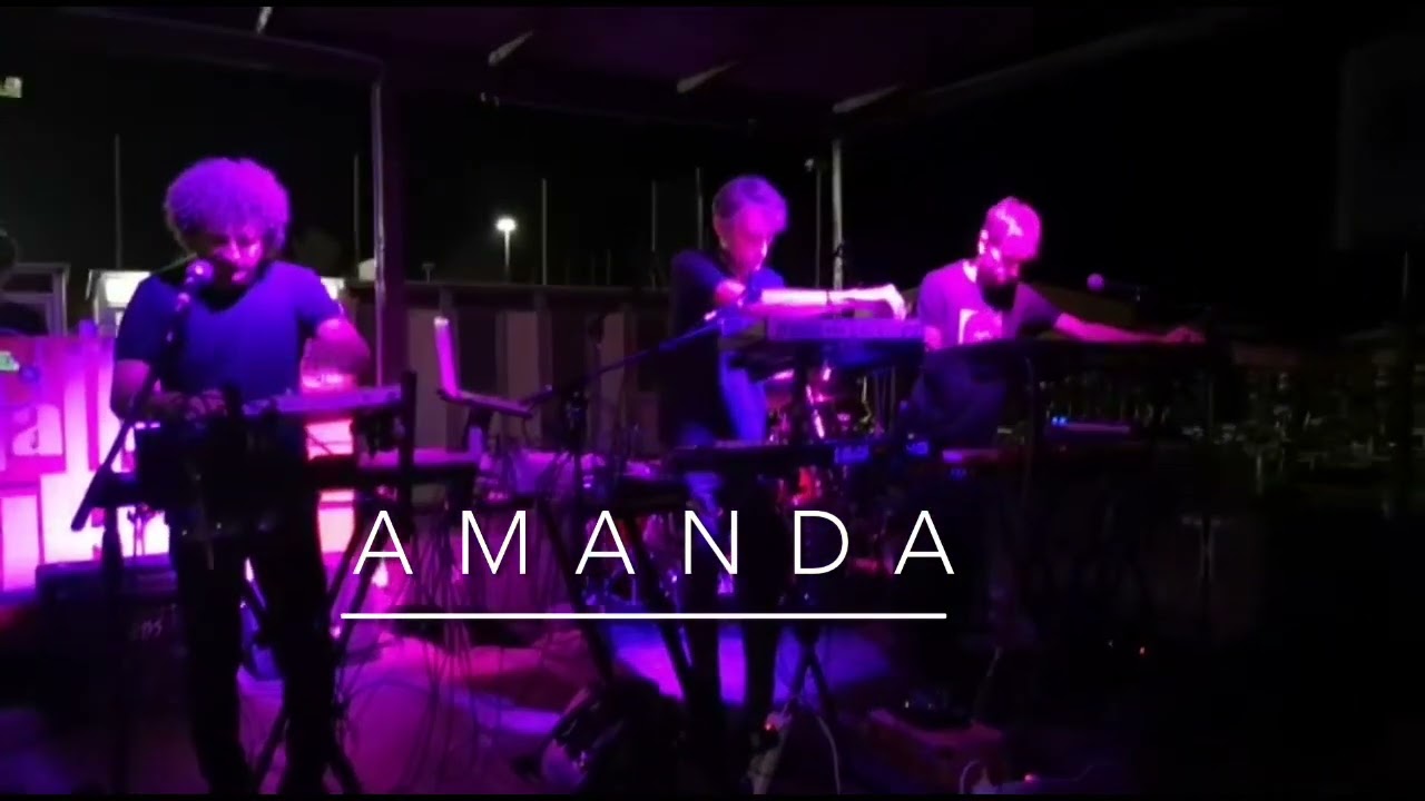 A M A N D A - Pesaro elettrica (live @DallaCira )