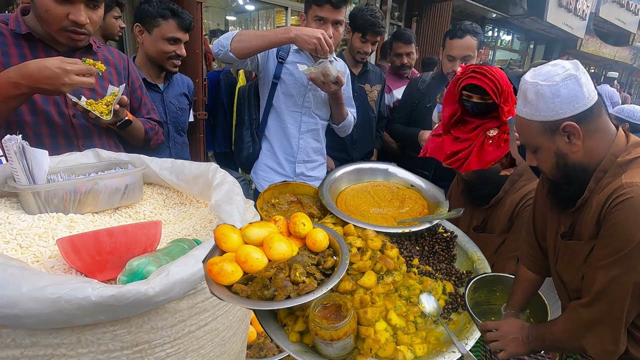 Cost 100/- King Of Chicken 🐓Wings Jhal Muri Maker | Roadside Famous street Food Dhaka😱