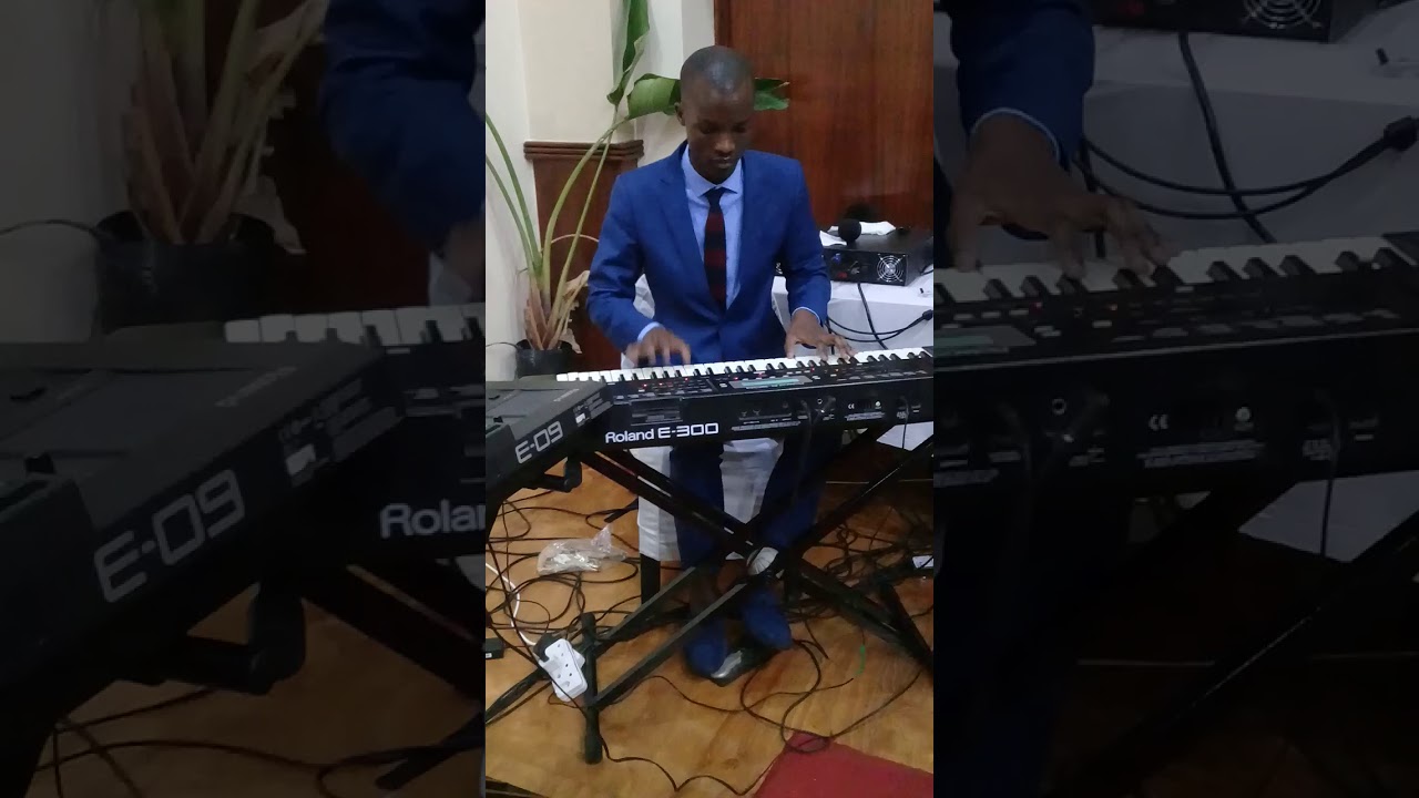 Ngoba amandla ayatholwa. Roland E-300 by The_Giraffe on keys
