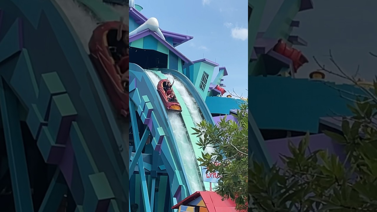 The BEST drop on a log flume! #ripsawfalls #logflume #islandsofadventure #shorts