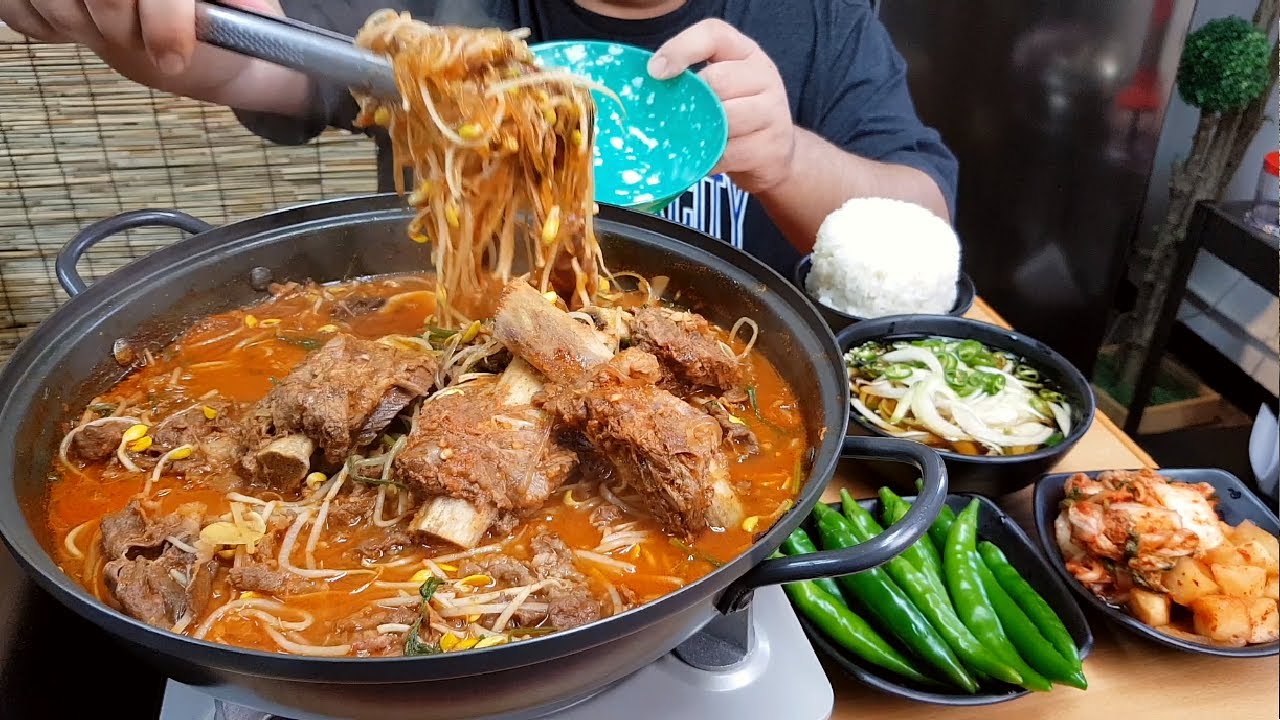 새벽까지 술 마시고 눈 뜨자마자 먹는 해장 물갈비 + 매운고추 MUKBANG