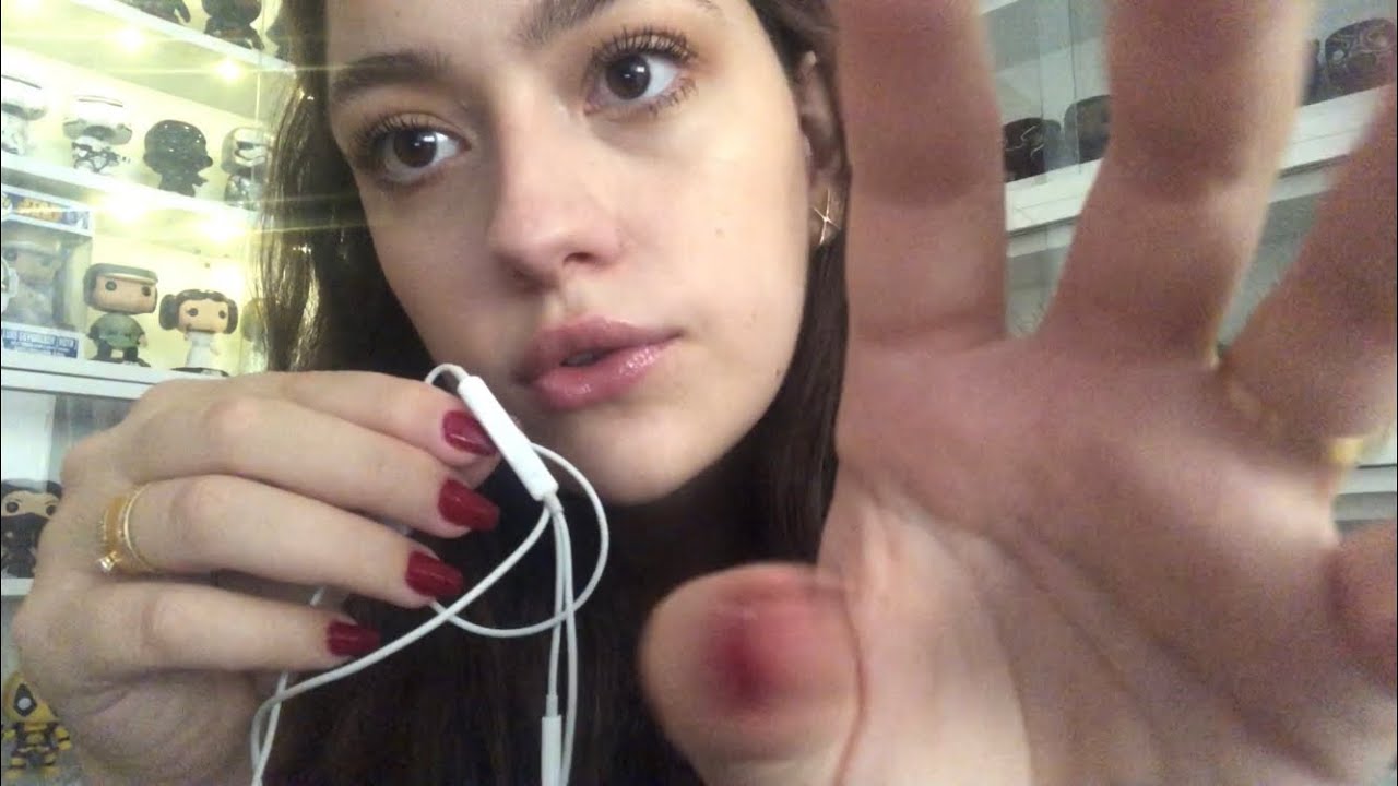 ASMR - Mouth Sounds Caseirinho (Hand Movements, sons de boca molhados)